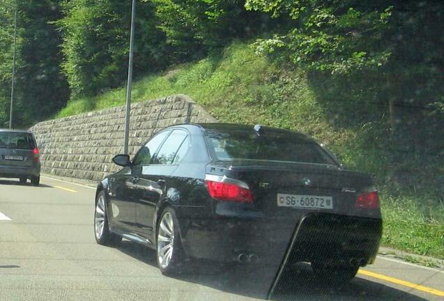 BMW M5 E60 2005