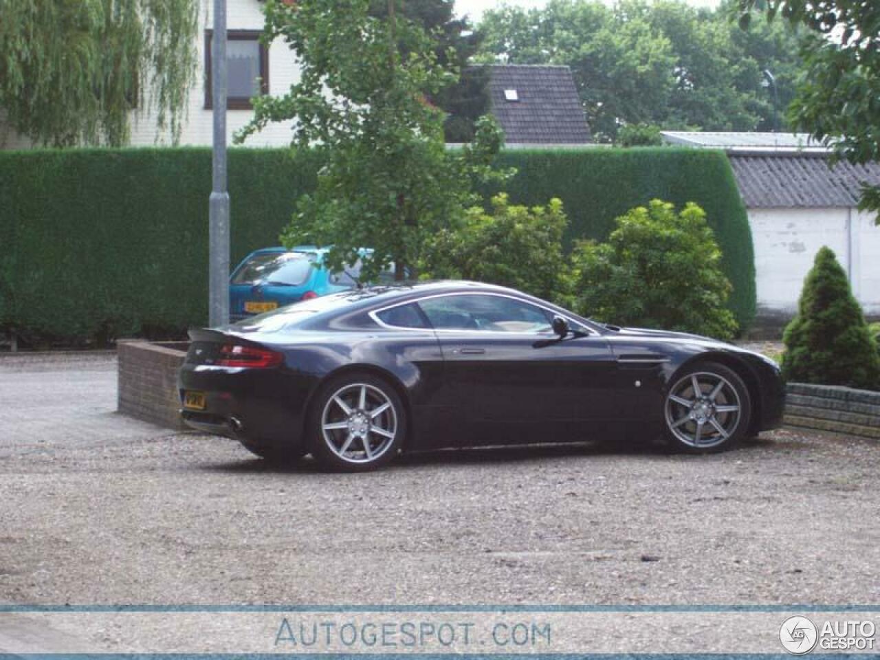 Aston Martin V8 Vantage