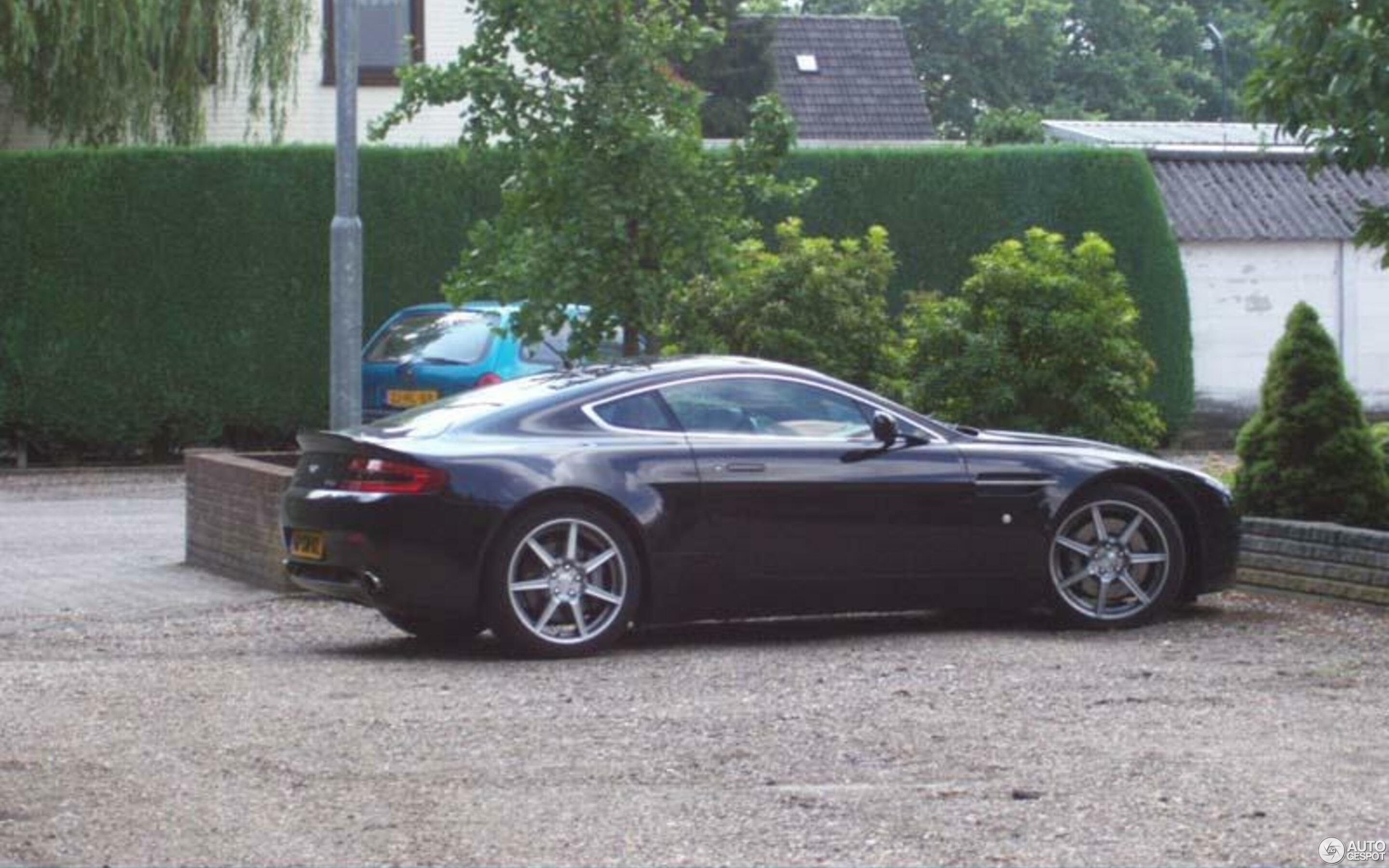 Aston Martin V8 Vantage