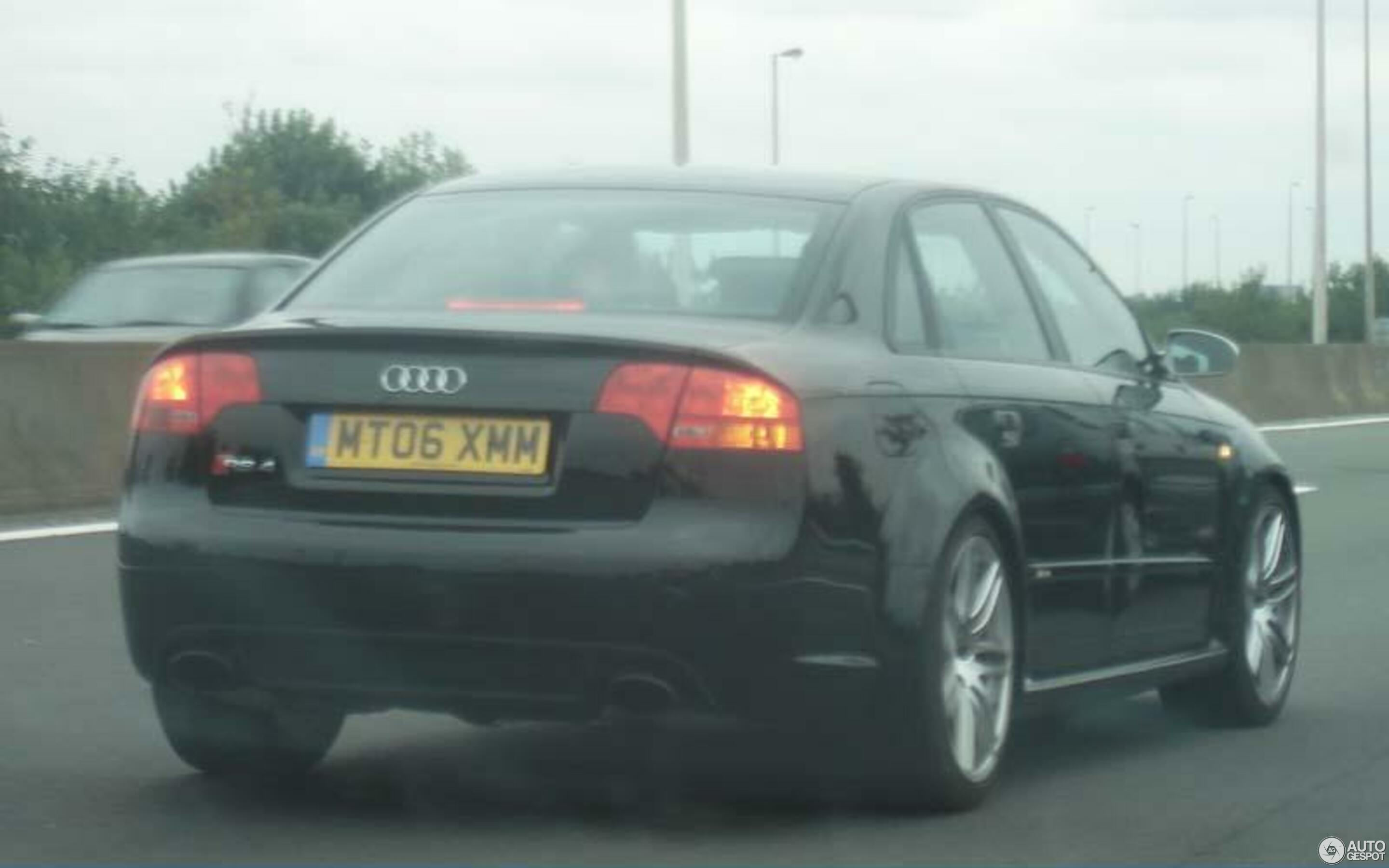 Audi RS4 Sedan