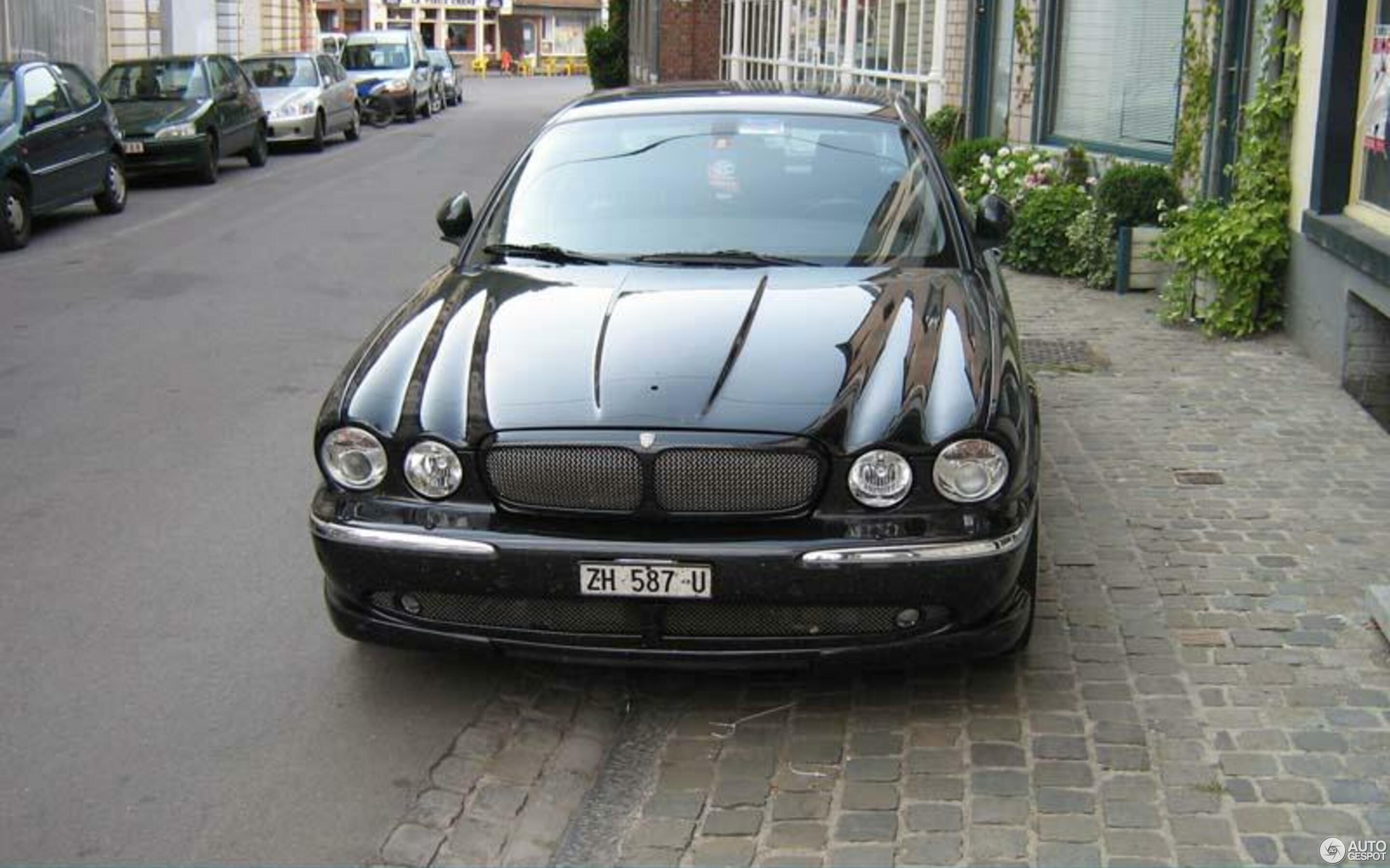 Jaguar XJR