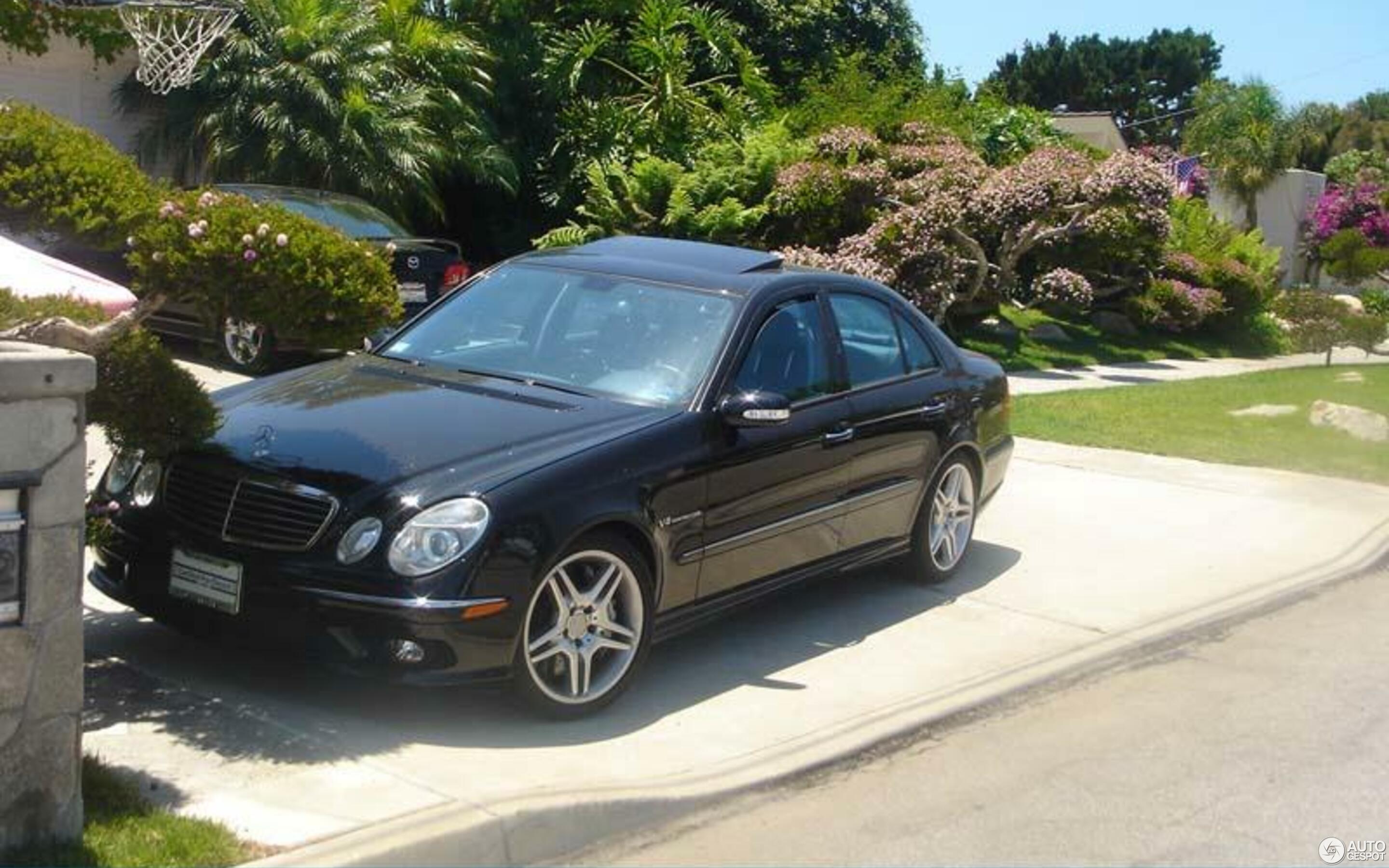 Mercedes-Benz E 55 AMG