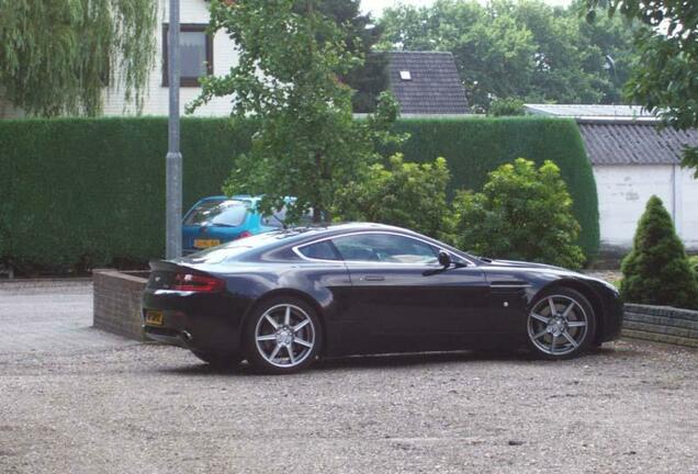 Aston Martin V8 Vantage