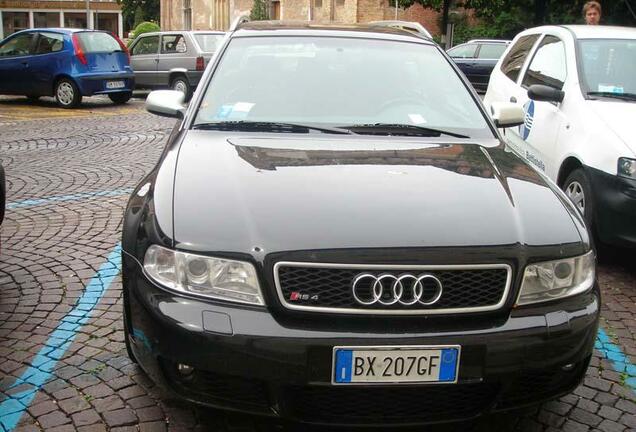 Audi RS4 Avant B5