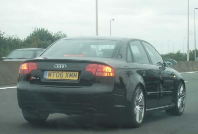 Audi RS4 Sedan