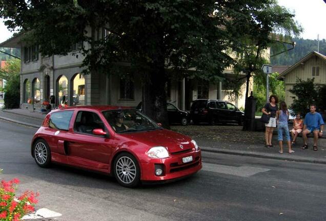 Renault Clio V6