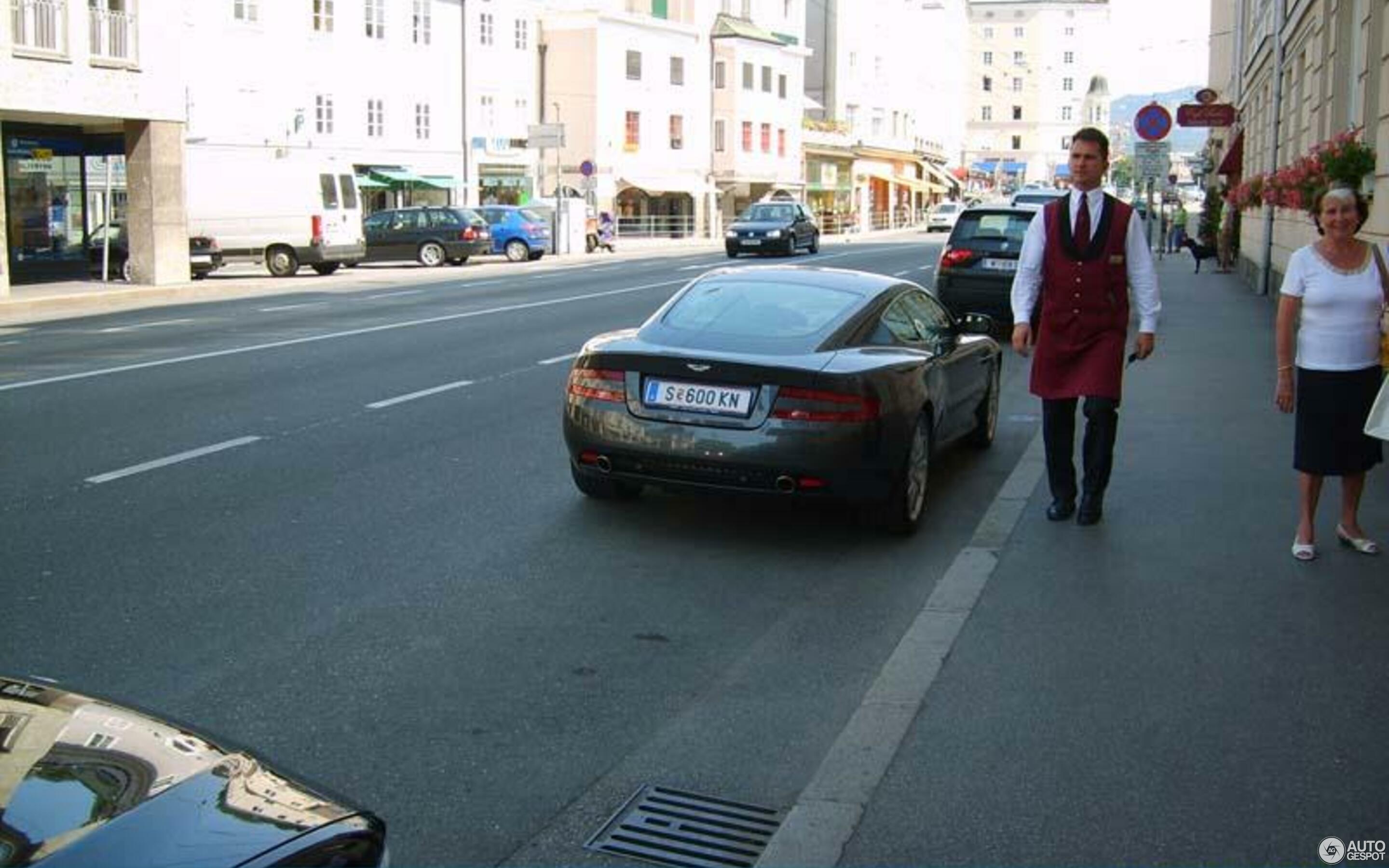 Aston Martin DB9