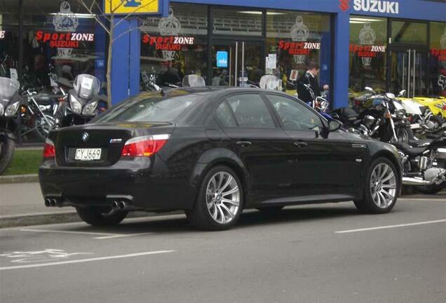 BMW M5 E60 2005