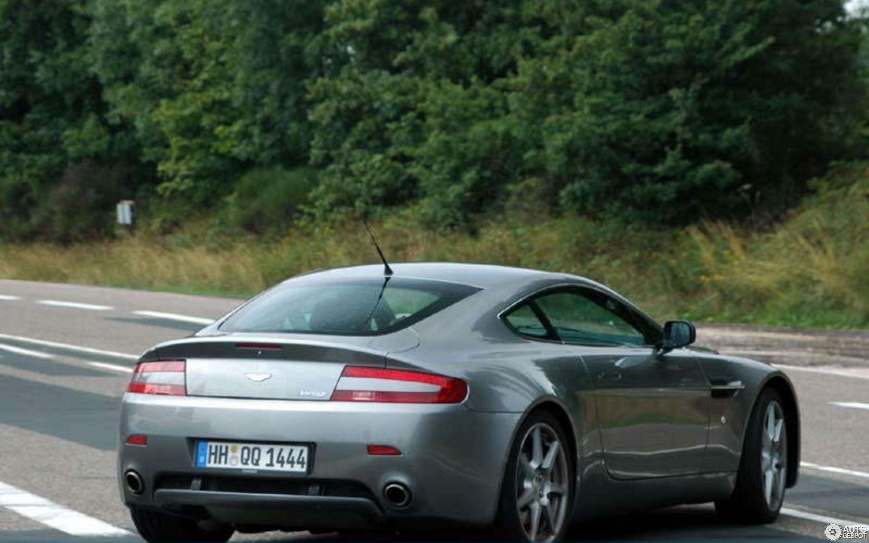 Aston Martin V8 Vantage