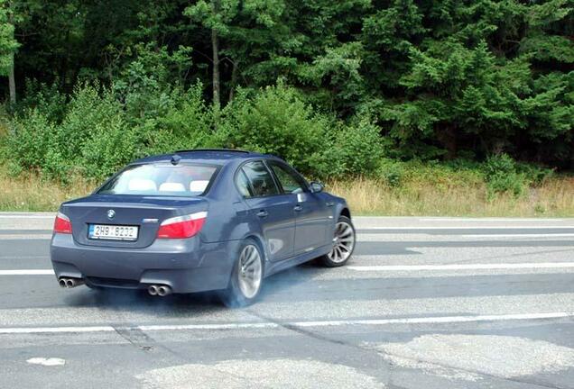 BMW M5 E60 2005