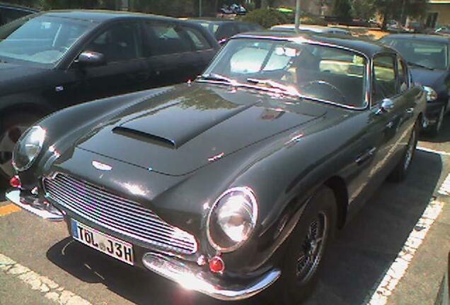 Aston Martin DB6 Vantage MKI