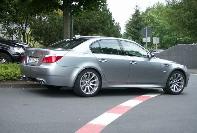 BMW M5 E60 2005