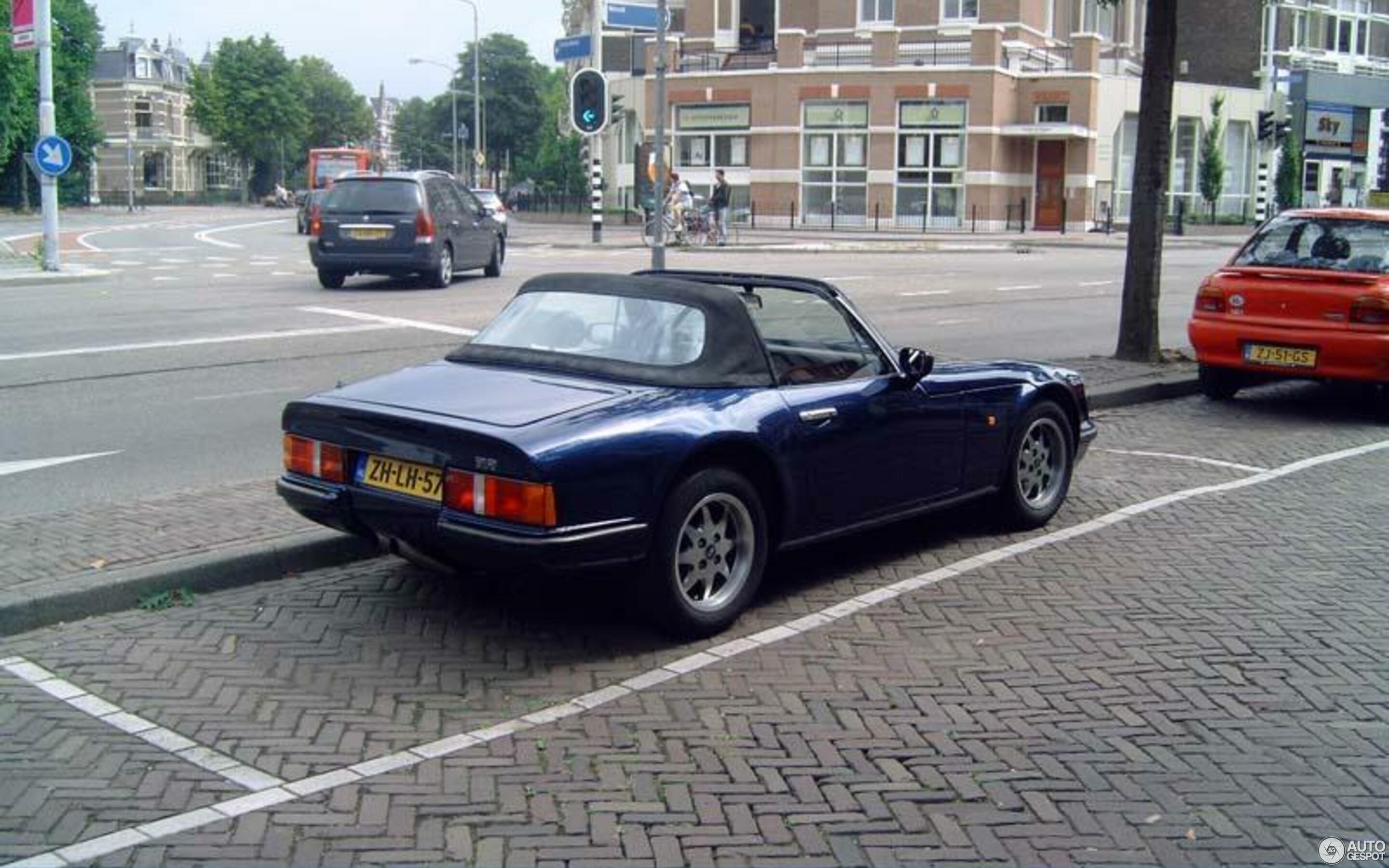 TVR S2