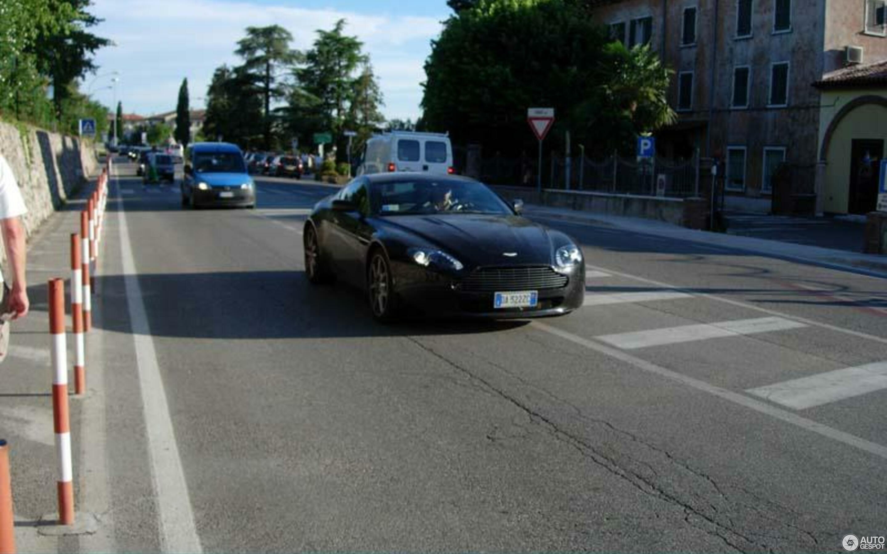 Aston Martin V8 Vantage