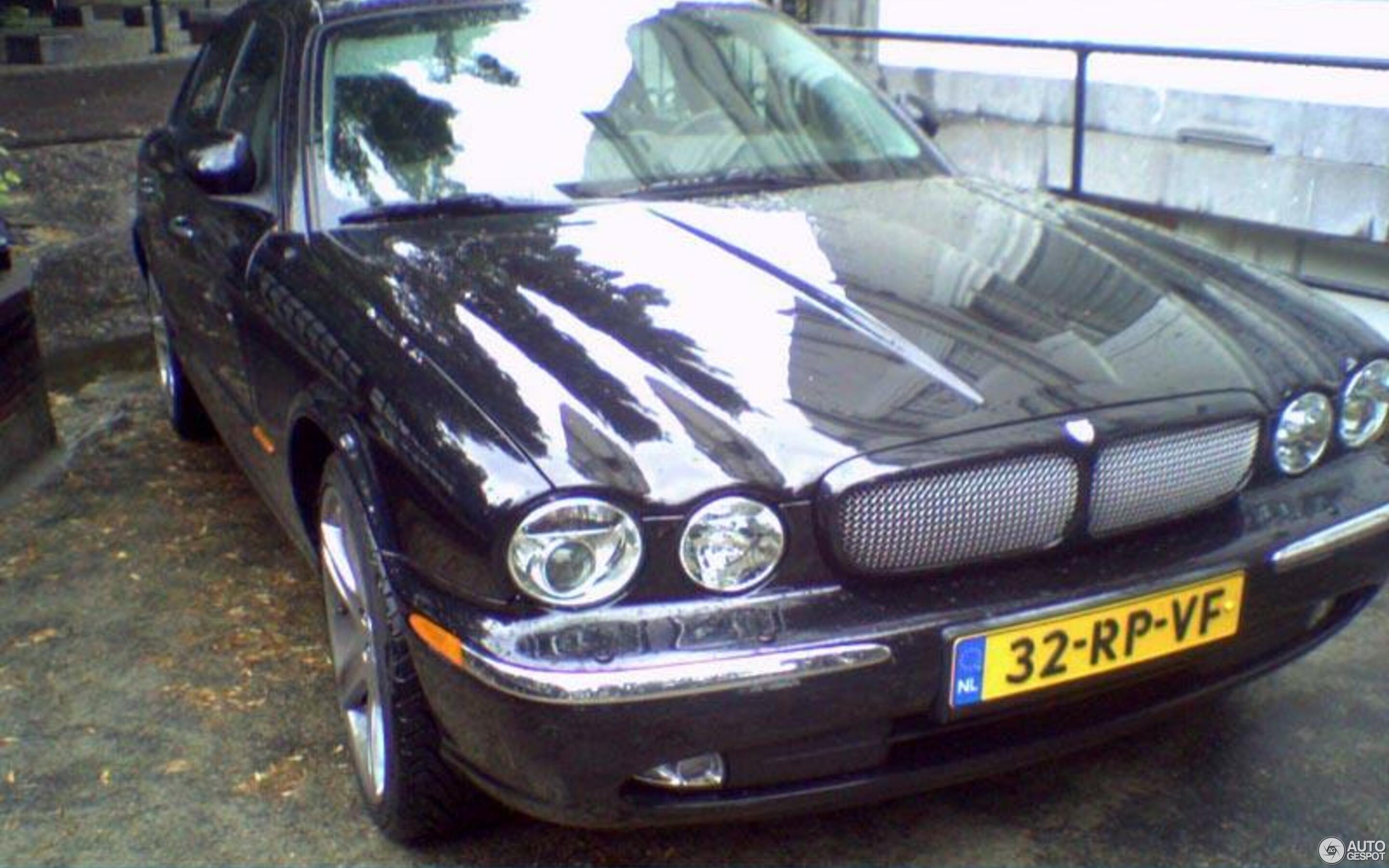 Jaguar XJR