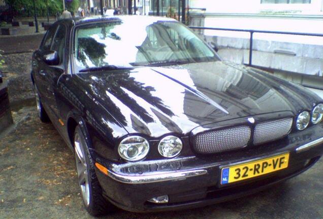 Jaguar XJR