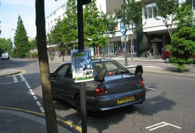 Mitsubishi Lancer Evolution VIII MR FQ-300