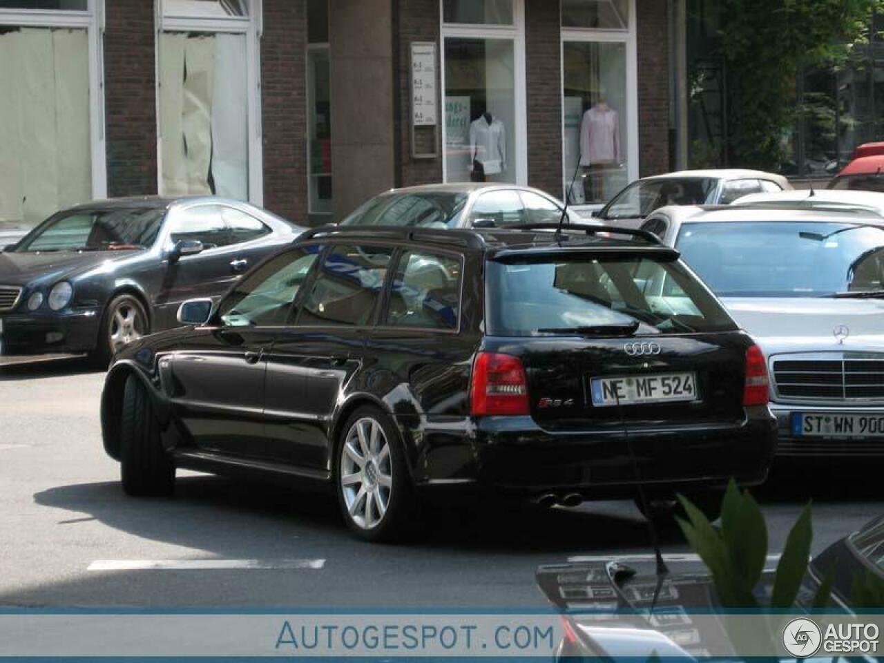 Audi RS4 Avant B5