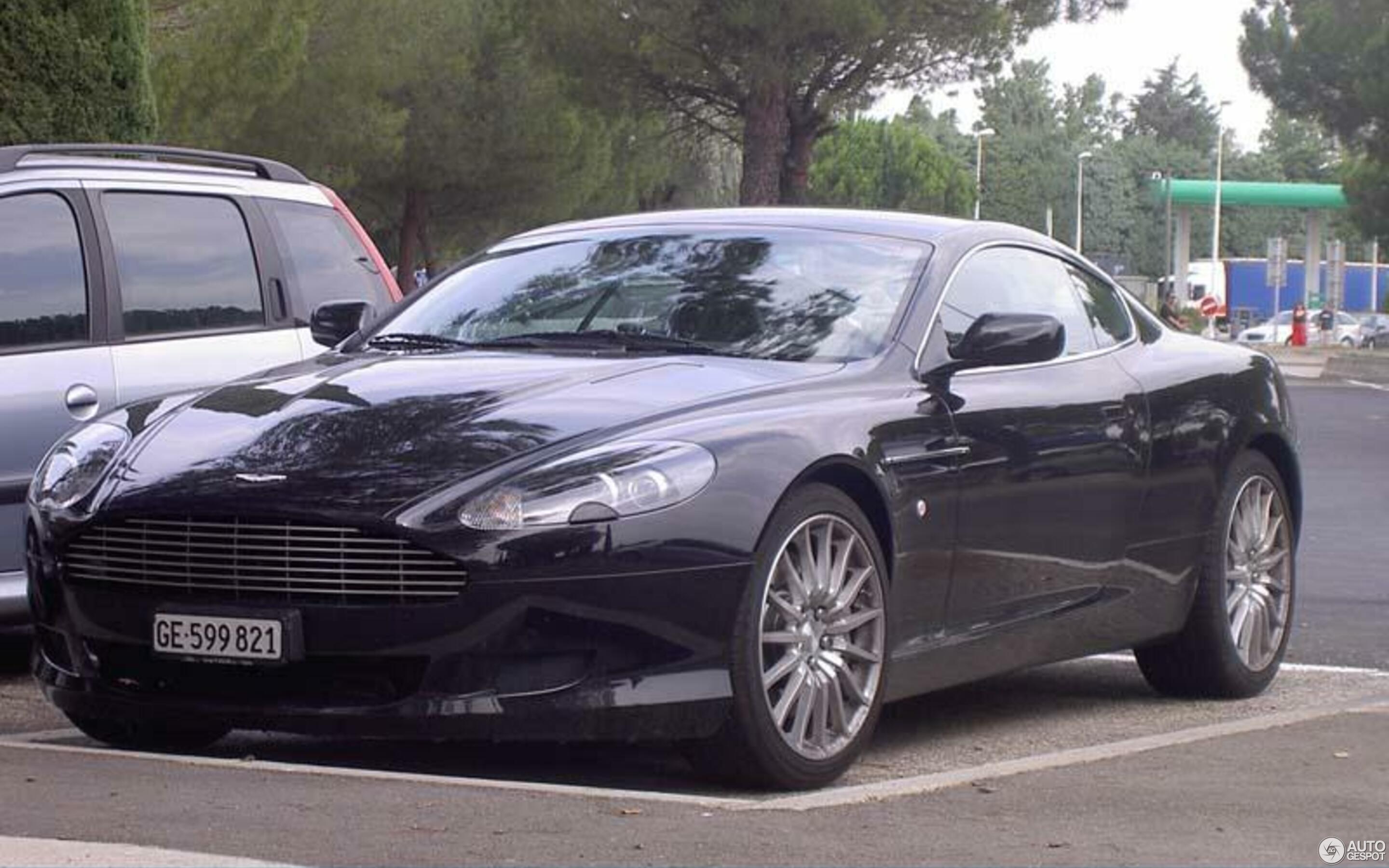 Aston Martin DB9