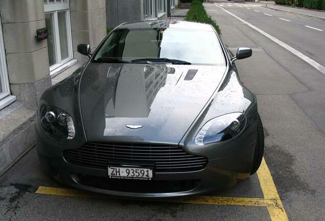 Aston Martin V8 Vantage