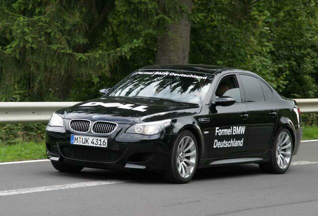 BMW M5 E60 2005