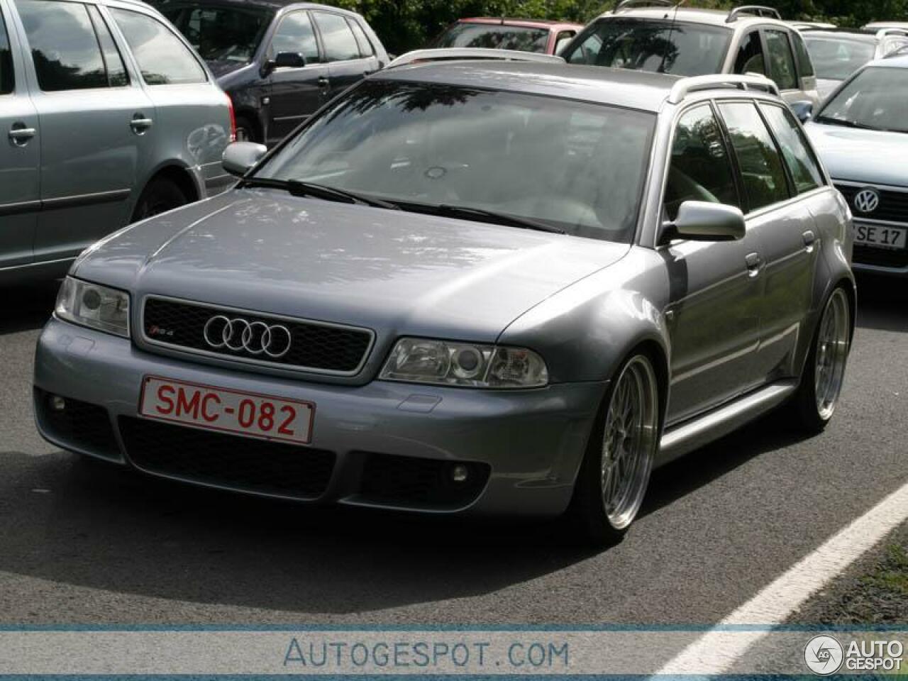 Audi RS4 Avant B5