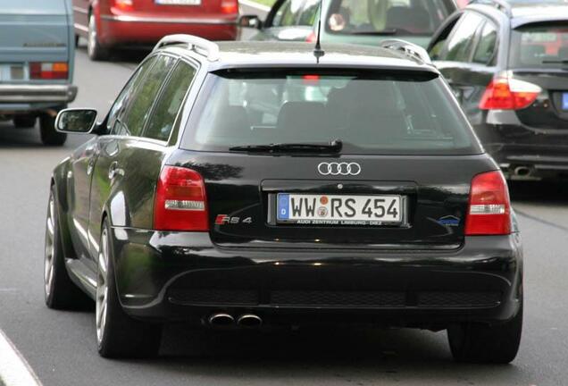 Audi RS4 Avant B5