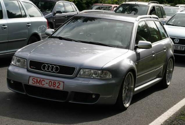 Audi RS4 Avant B5