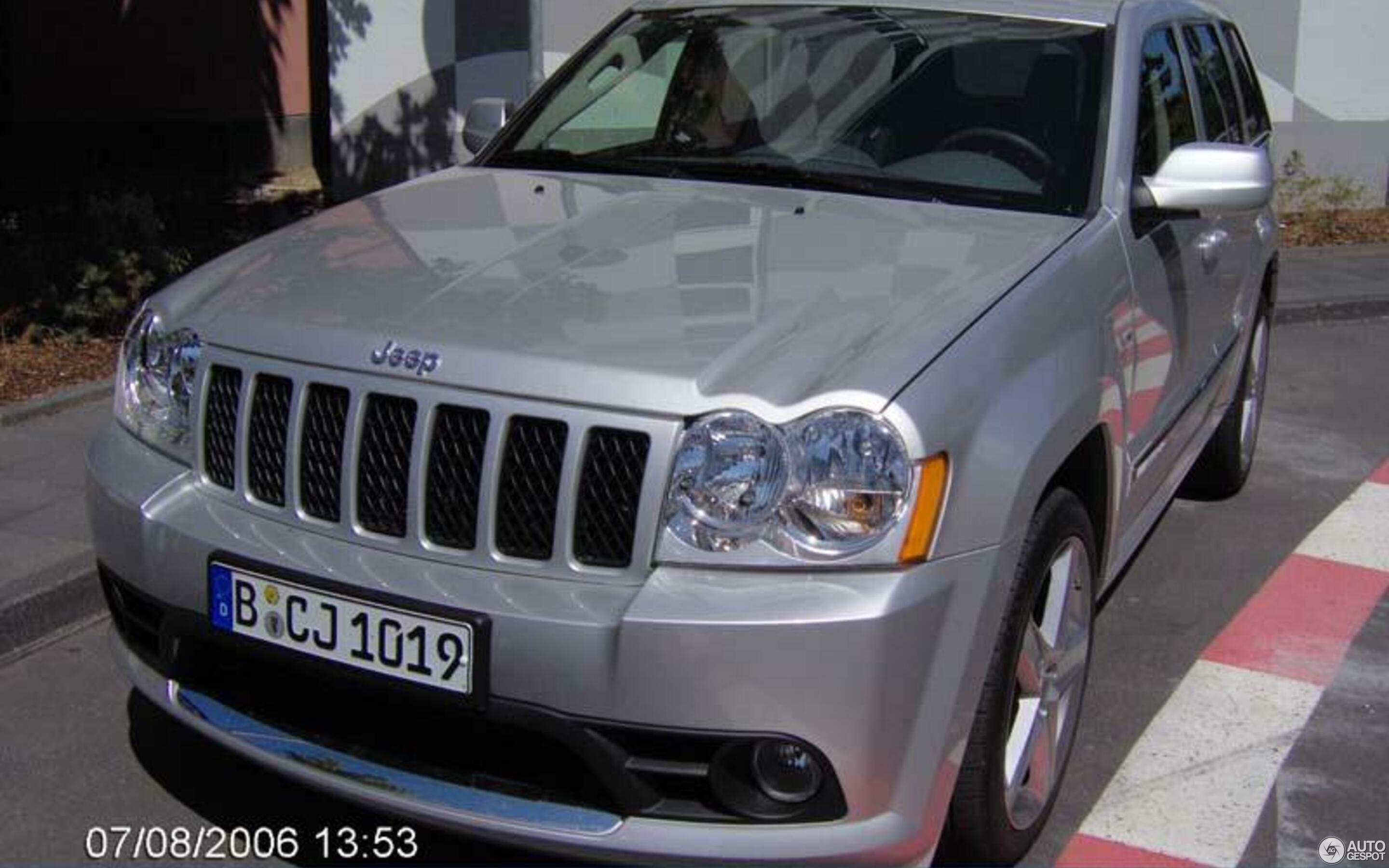 Jeep Grand Cherokee SRT-8 2005