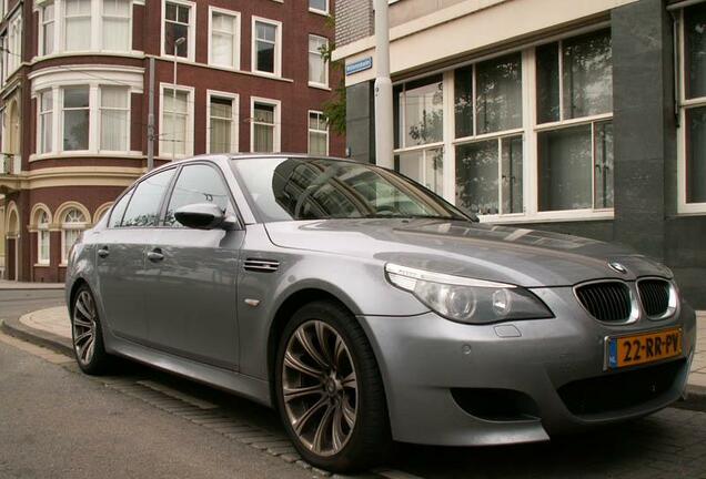 BMW M5 E60 2005