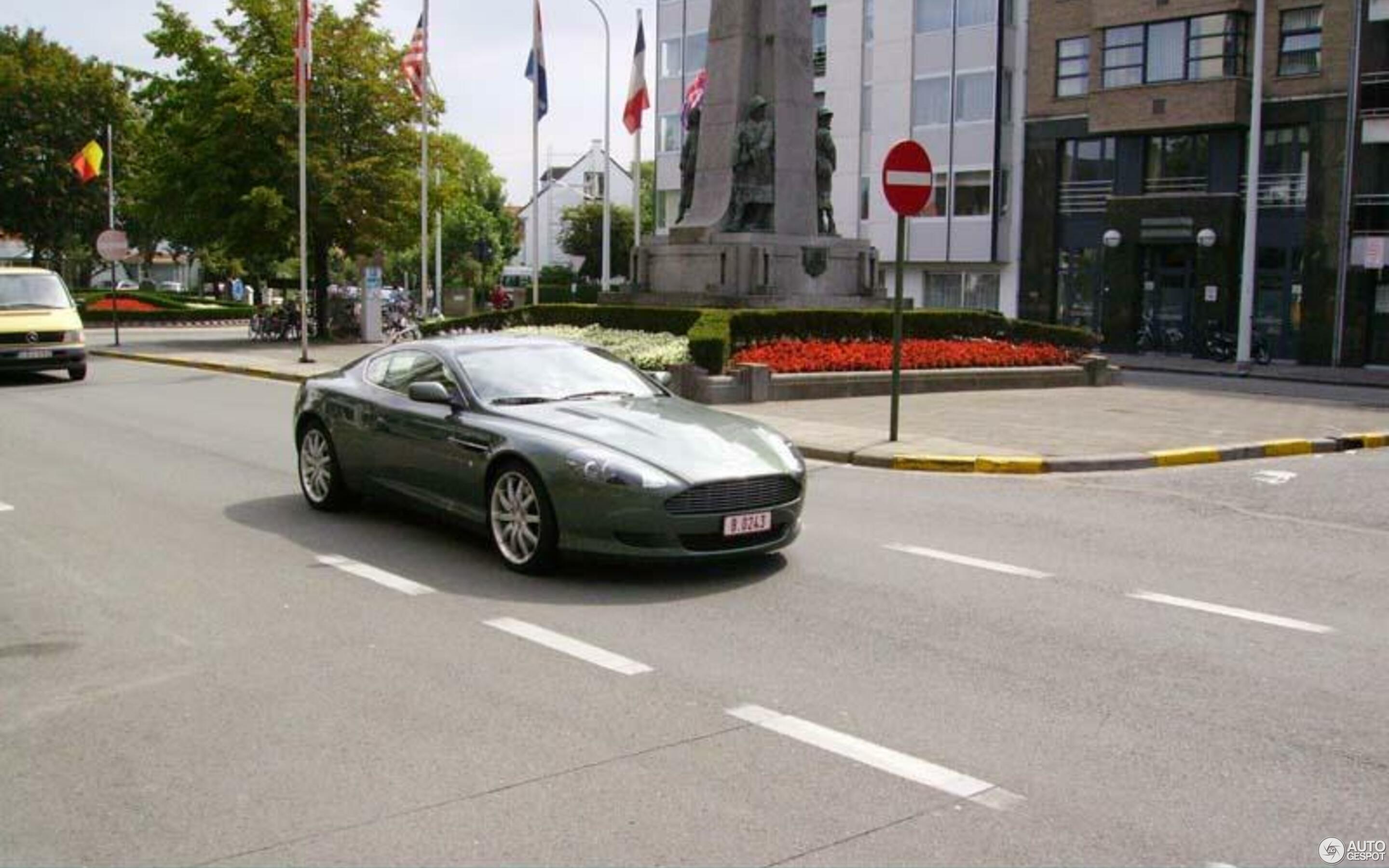 Aston Martin DB9