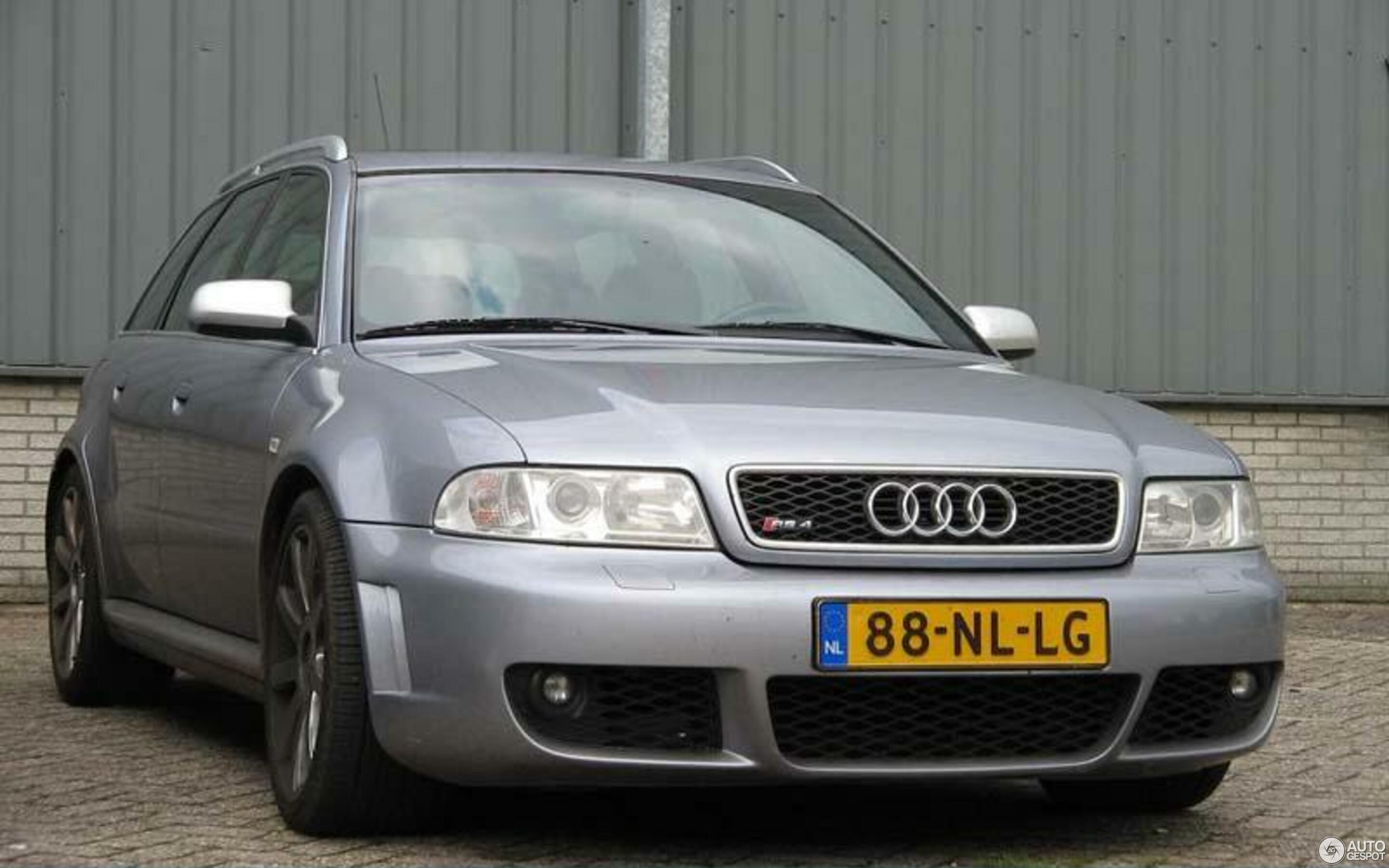 Audi RS4 Avant B5