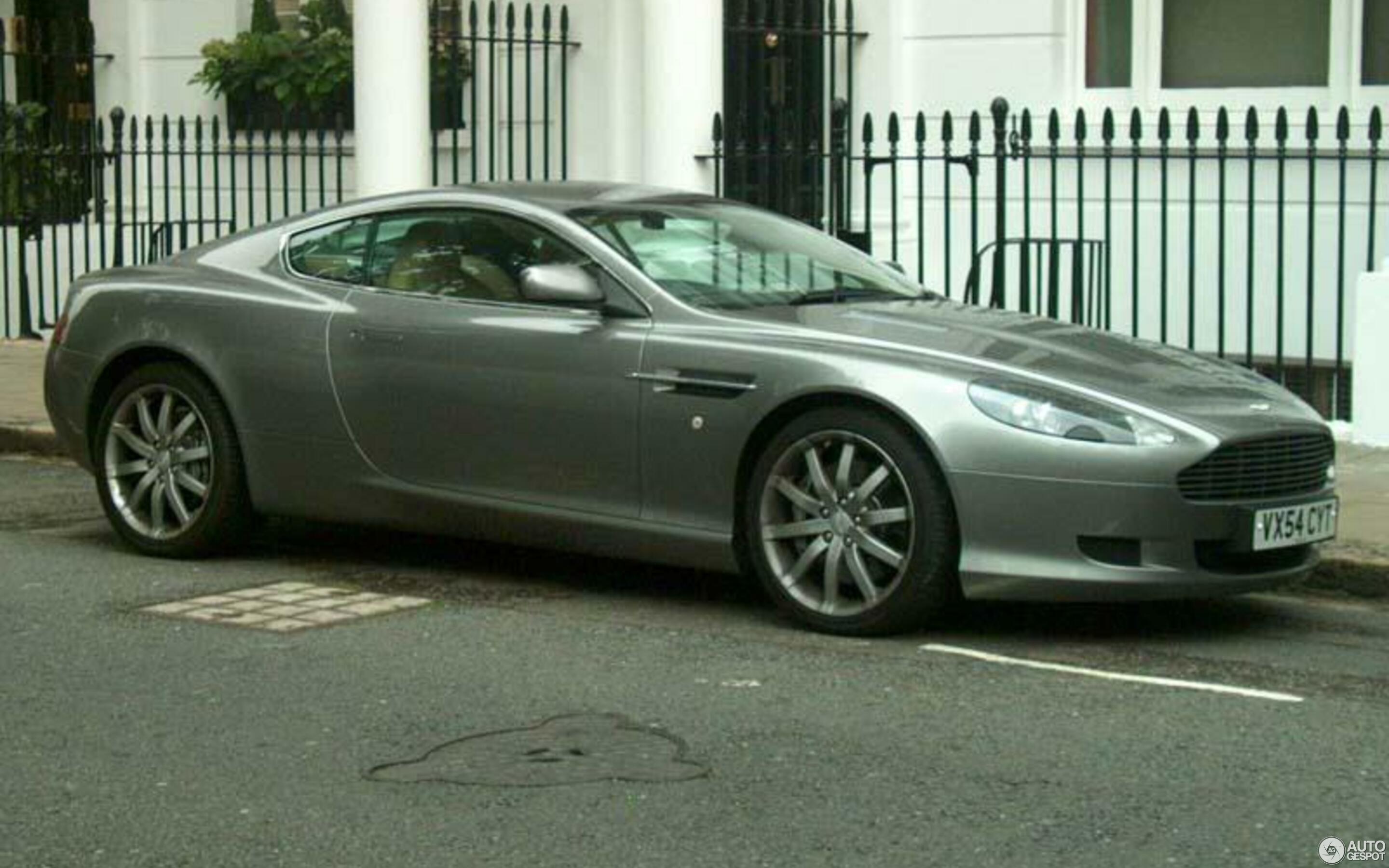 Aston Martin DB9