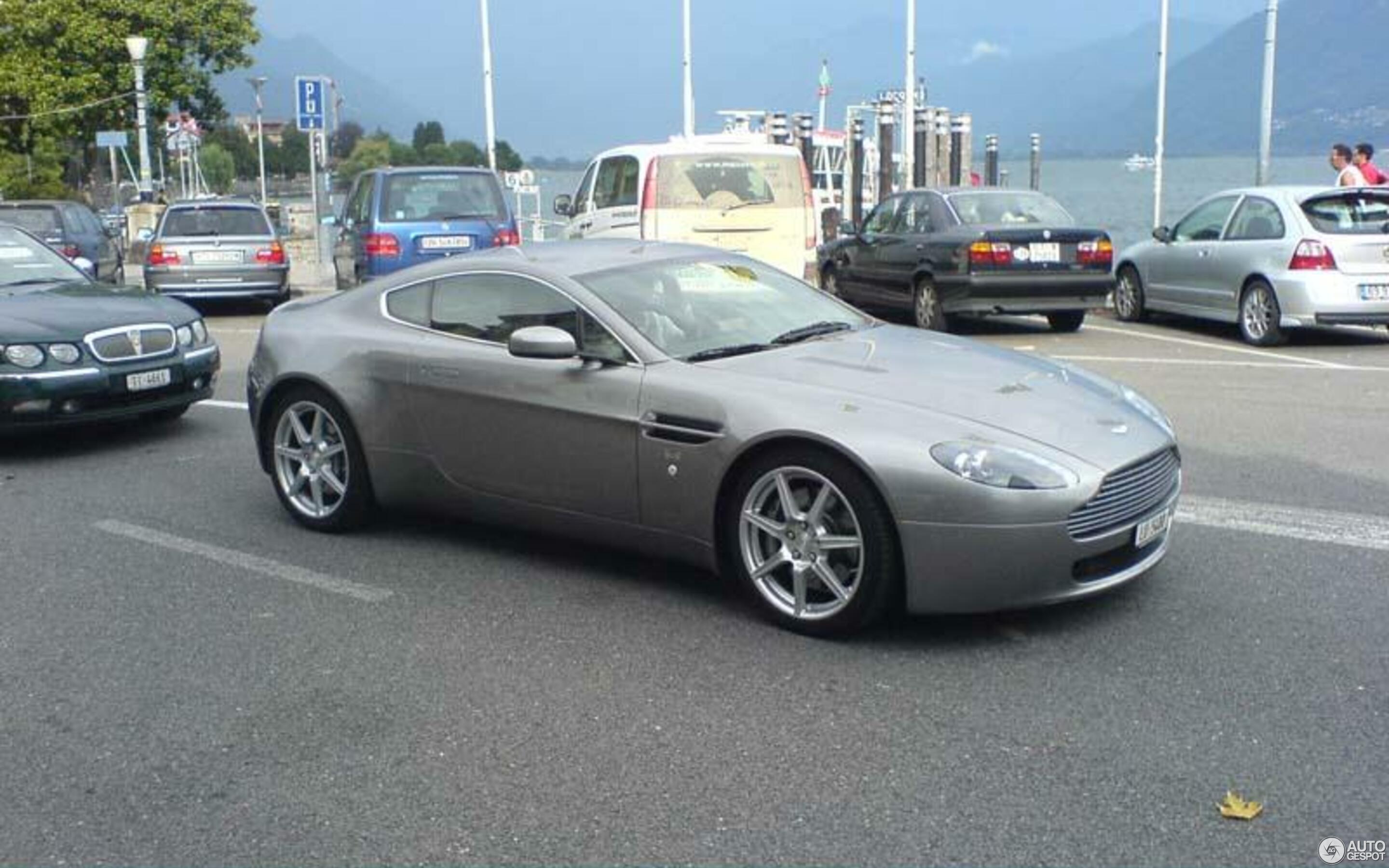 Aston Martin V8 Vantage