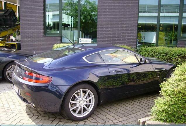 Aston Martin V8 Vantage