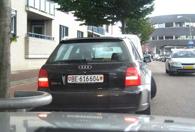 Audi RS4 Avant B5