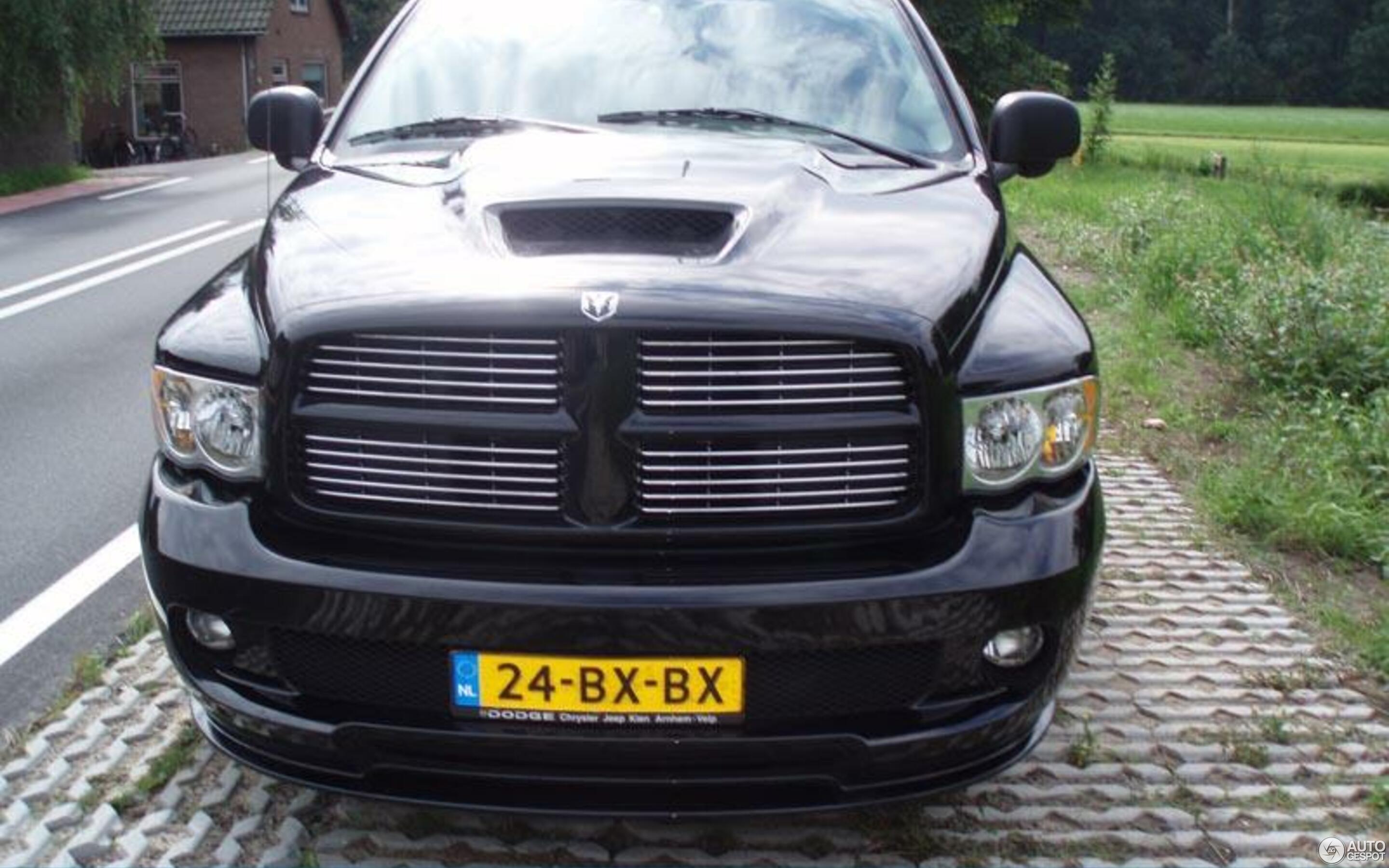 Dodge RAM SRT-10 Quad-Cab