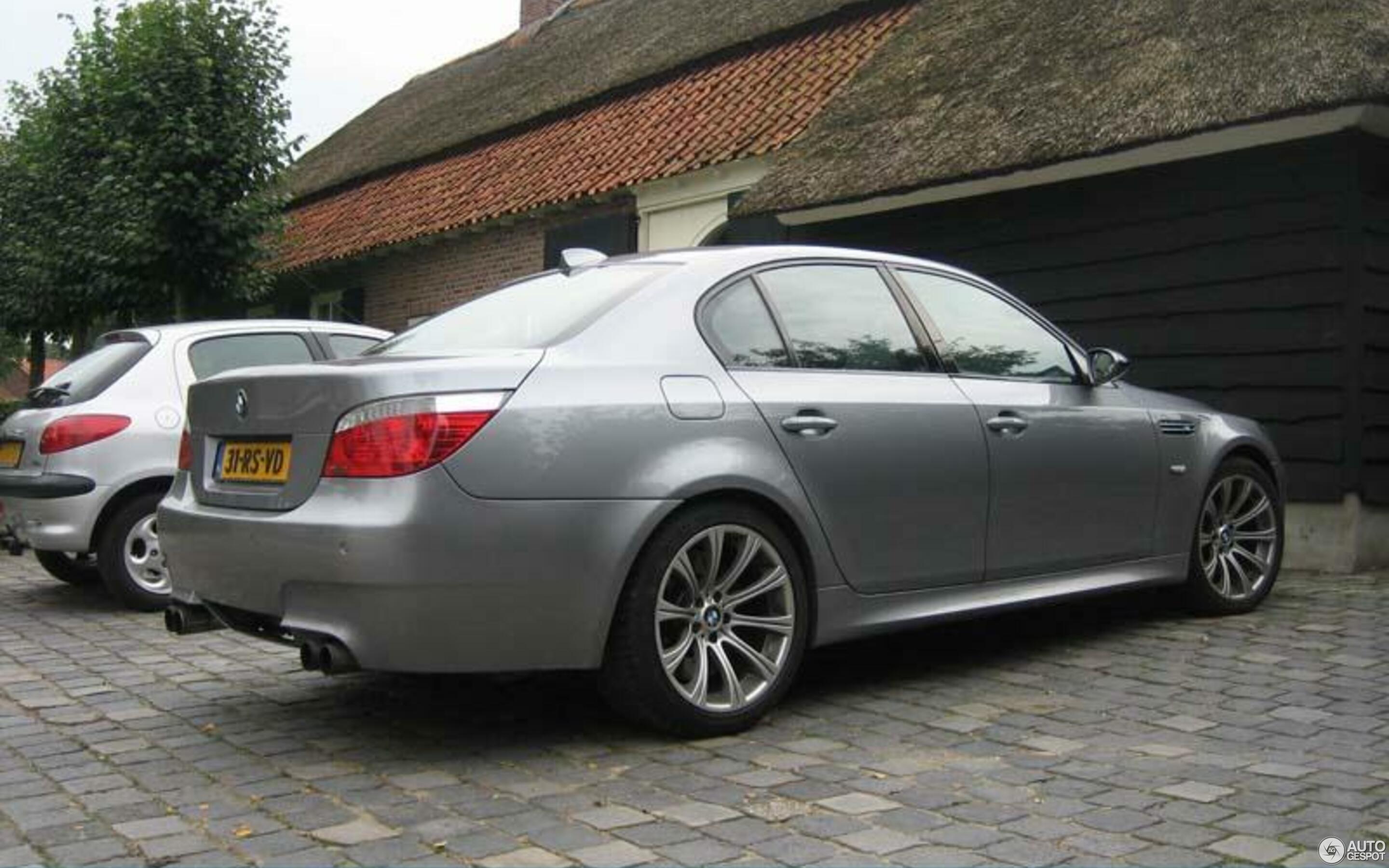 BMW M5 E60 2005