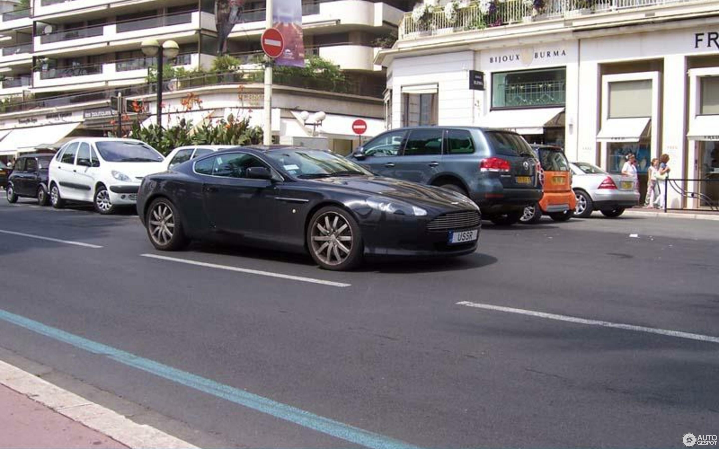 Aston Martin DB9