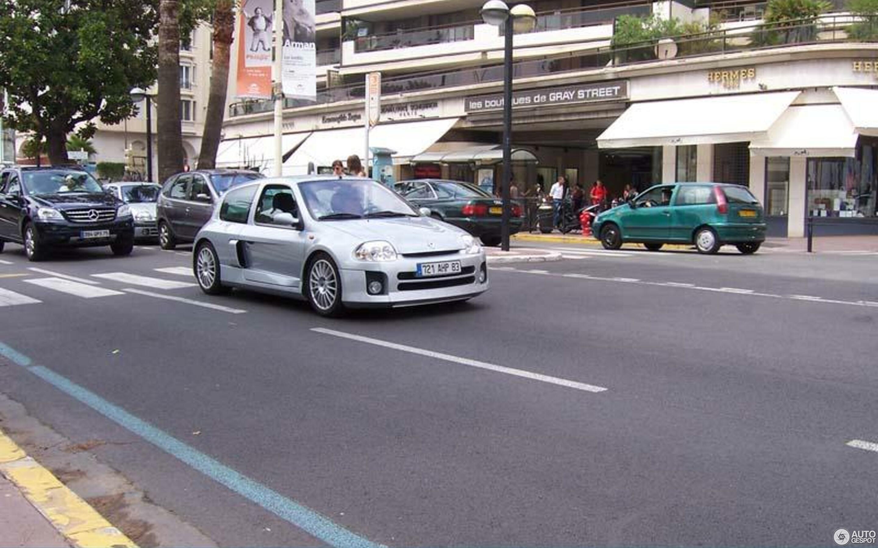 Renault Clio V6