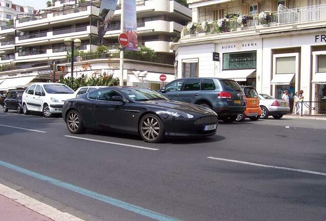 Aston Martin DB9