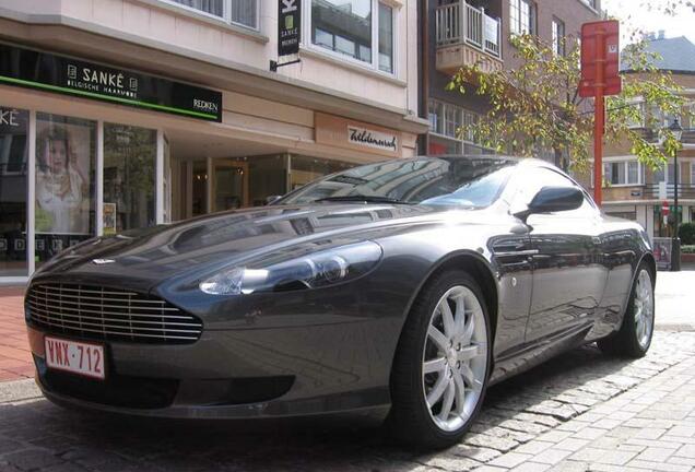 Aston Martin DB9