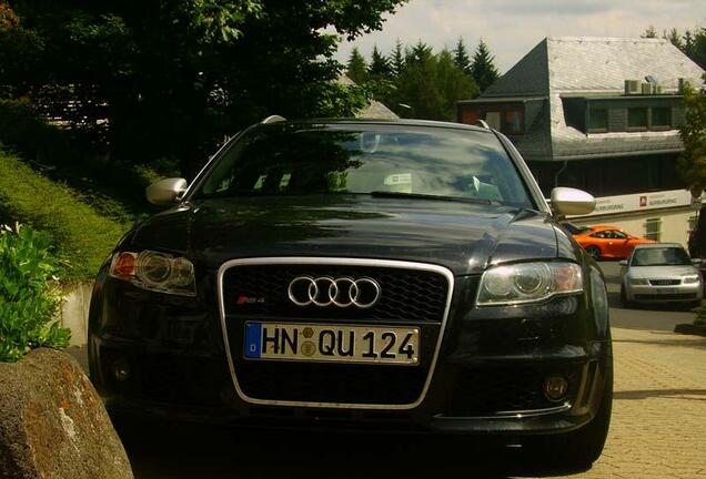 Audi RS4 Avant B7