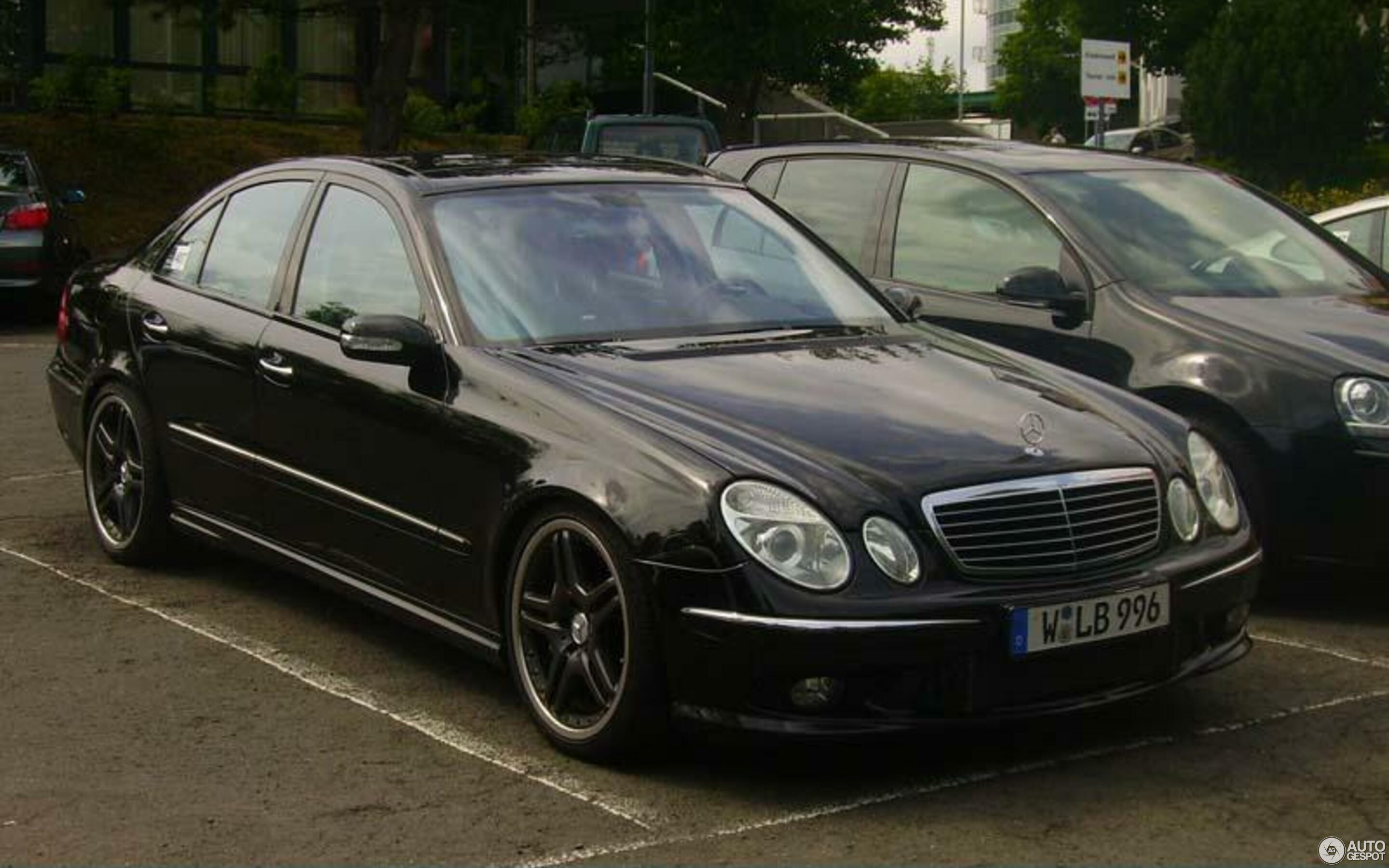 Mercedes-Benz E 55 AMG