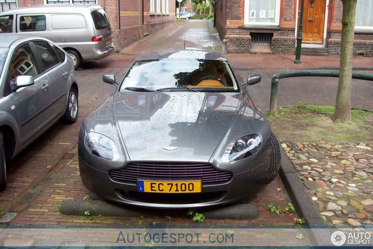 Aston Martin V8 Vantage