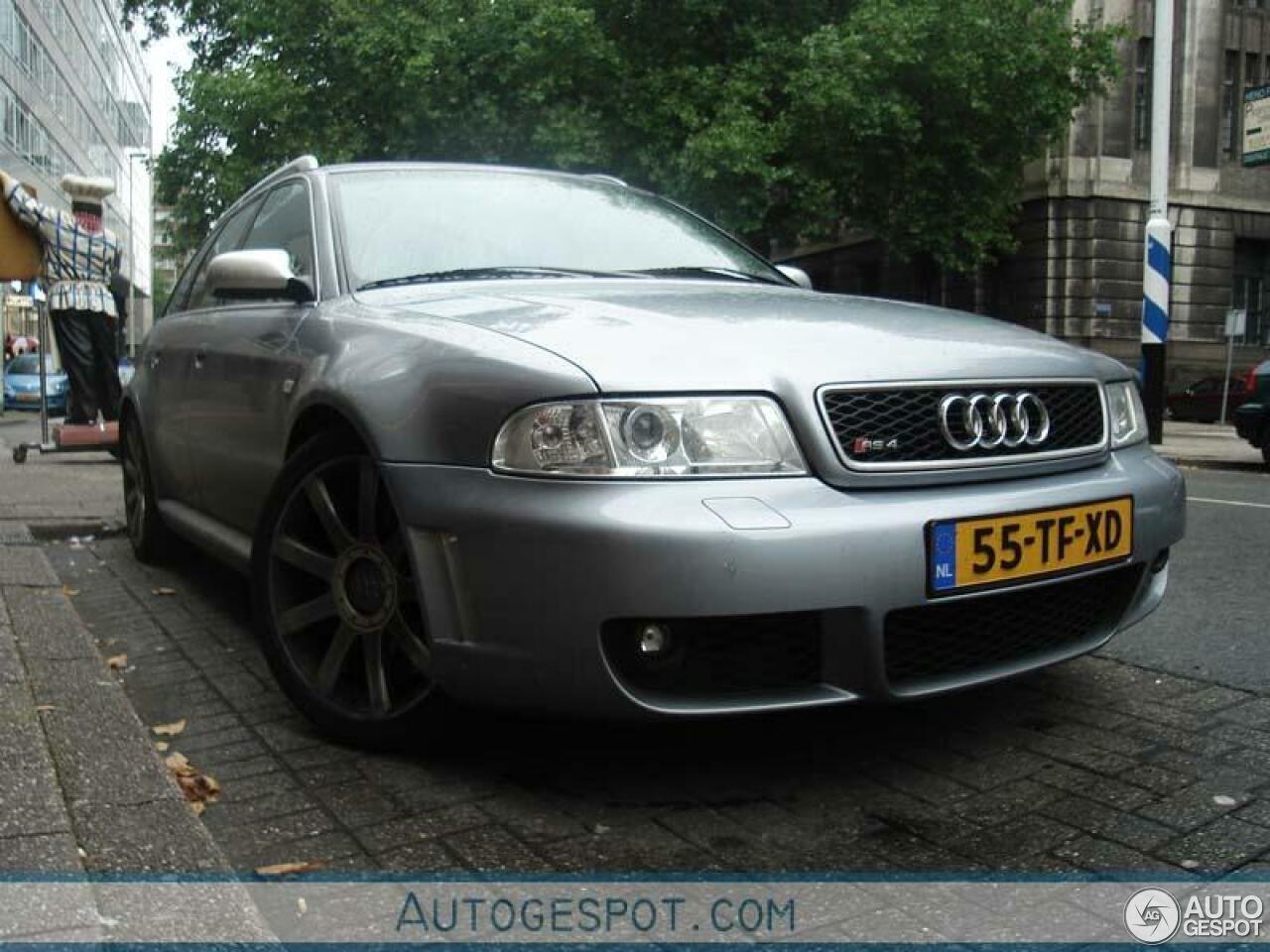 Audi RS4 Avant B5