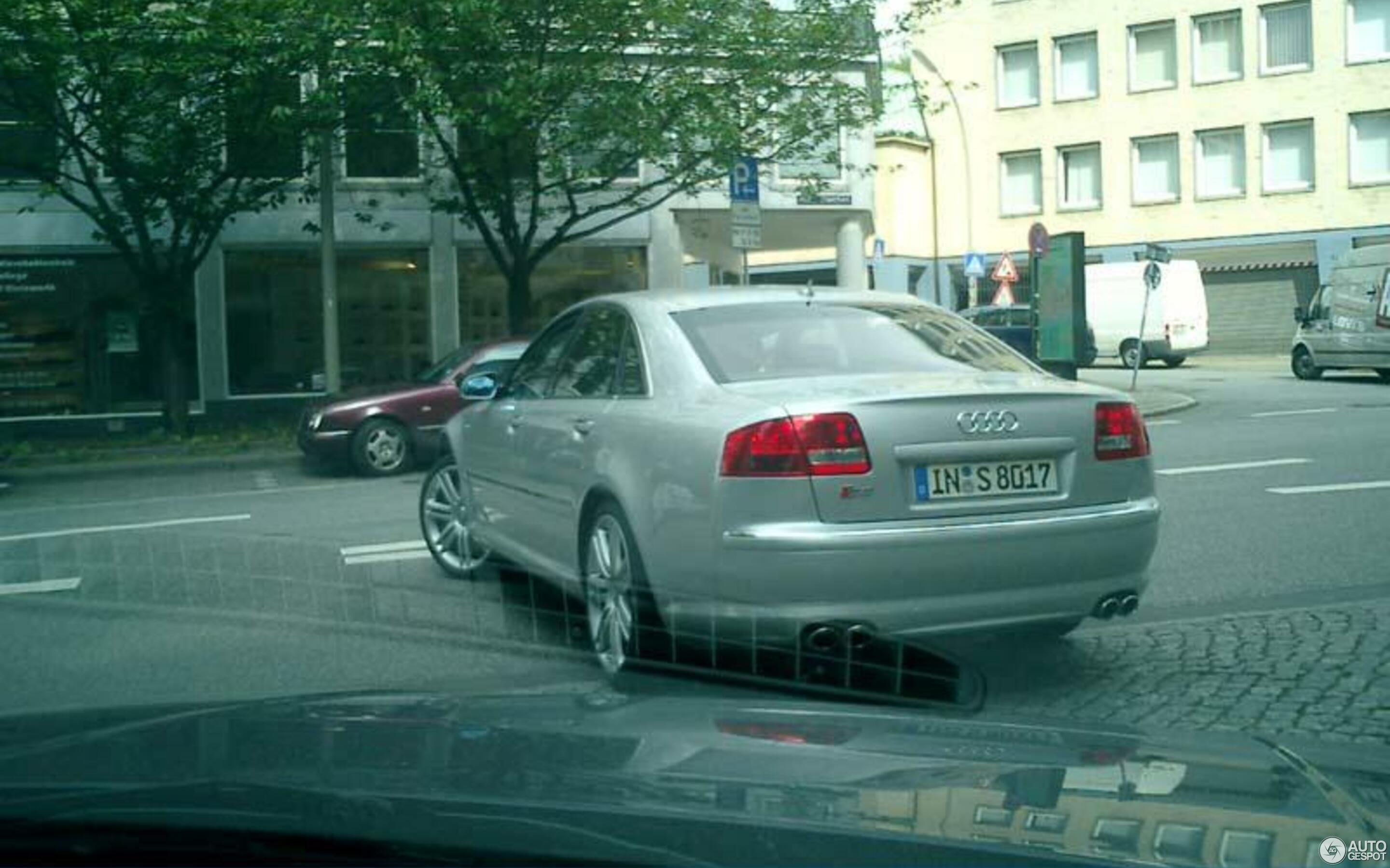 Audi S8 D3