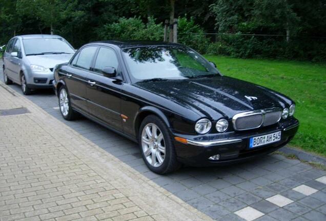 Jaguar XJR