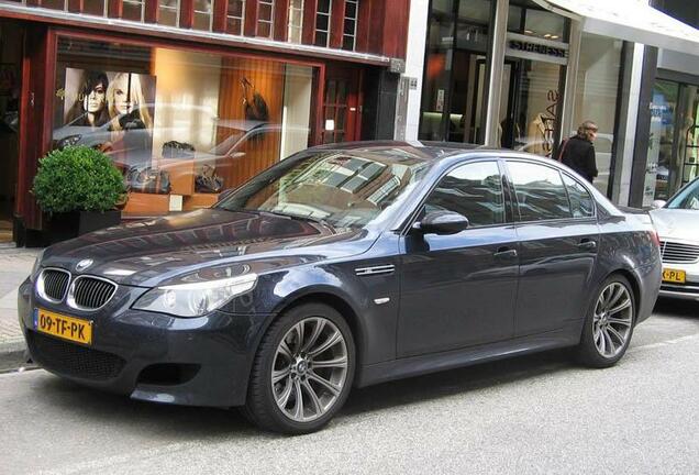 BMW M5 E60 2005