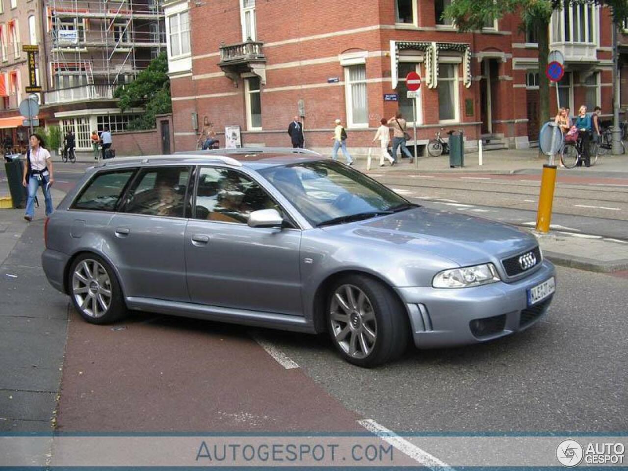 Audi RS4 Avant B5